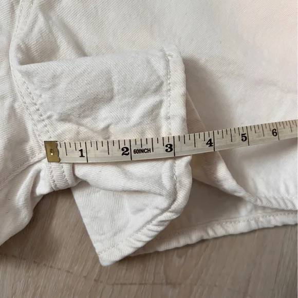 Levi’s High Rise Loose Shorts - Picture 12 of 16